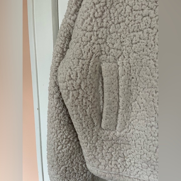 Express Cream Teddy Jacket - Picture 5 of 5